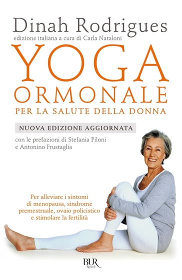 Copertina del libro Yoga ormonale per la salute della donna di Dinah Rodrigues